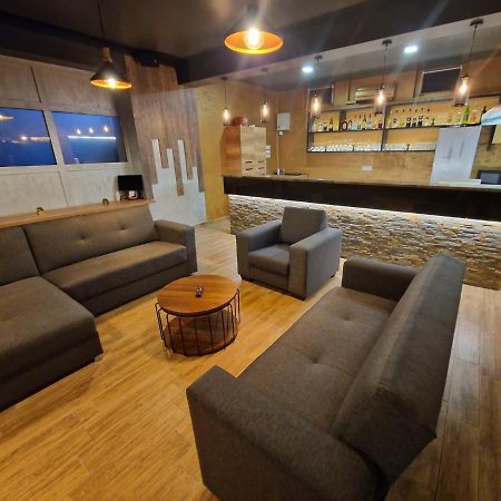 Apartmani New York ノヴァ・グラディシュカ エクステリア 写真