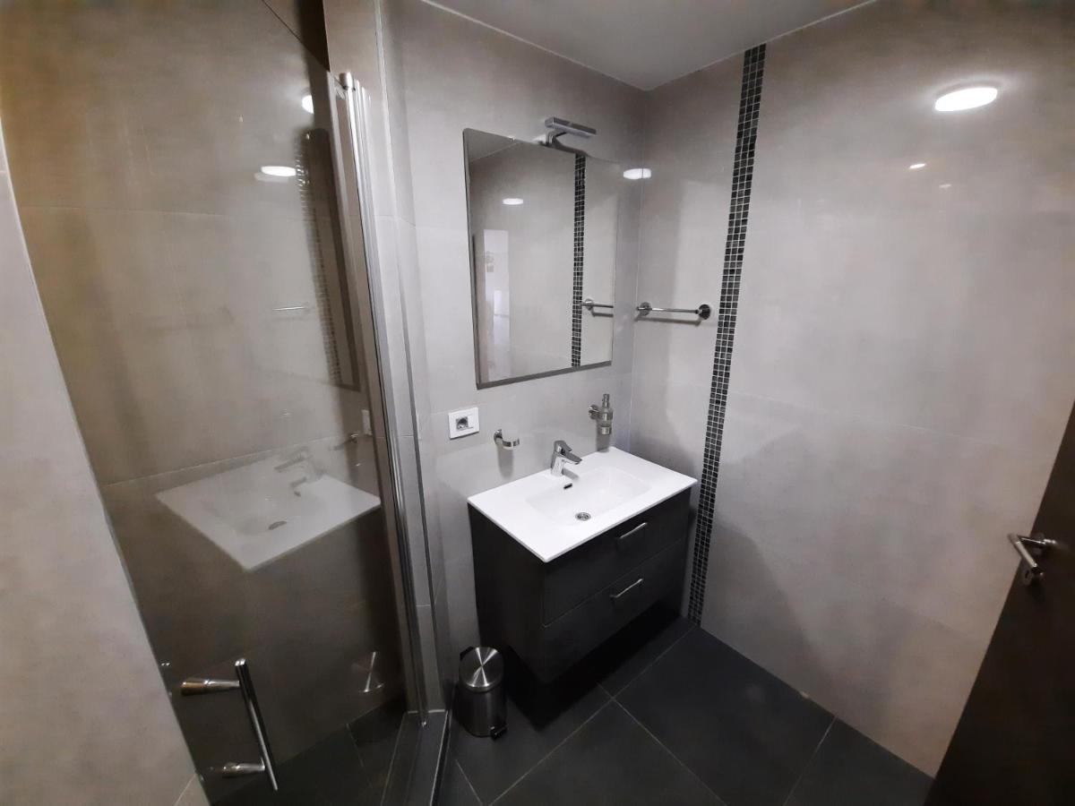 Apartmani New York ノヴァ・グラディシュカ エクステリア 写真