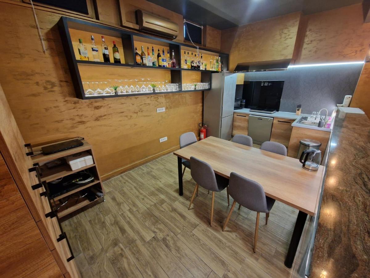 Apartmani New York ノヴァ・グラディシュカ エクステリア 写真
