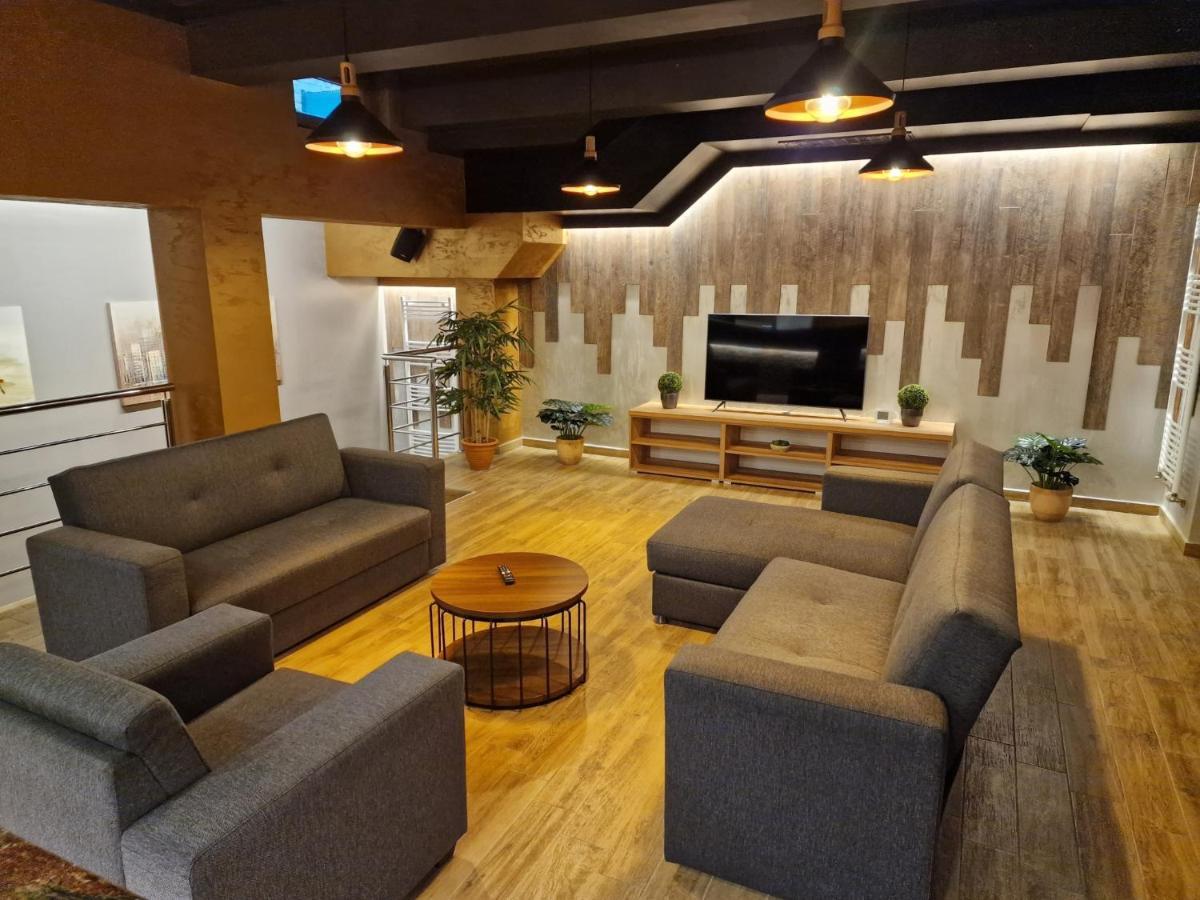 Apartmani New York ノヴァ・グラディシュカ エクステリア 写真