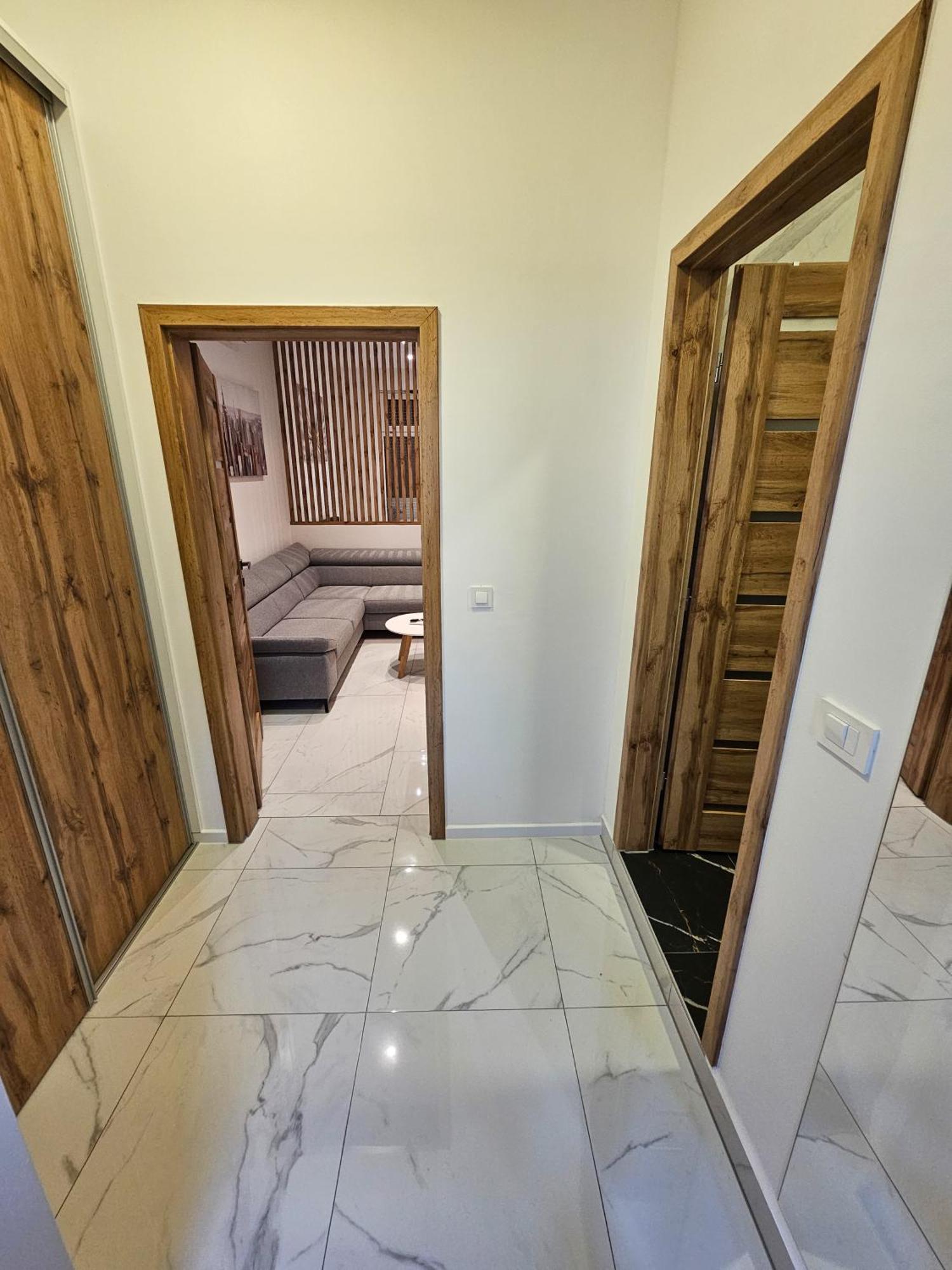Apartmani New York ノヴァ・グラディシュカ エクステリア 写真